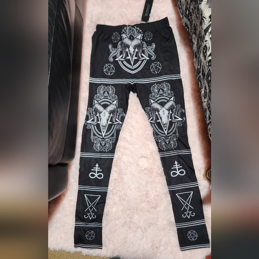 Black and White Goathead Graphic Leggings